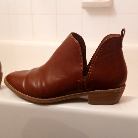 Booties - Picture 3 of 4